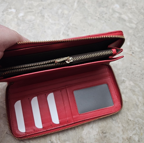 Red Wallet - Picture 4 of 4